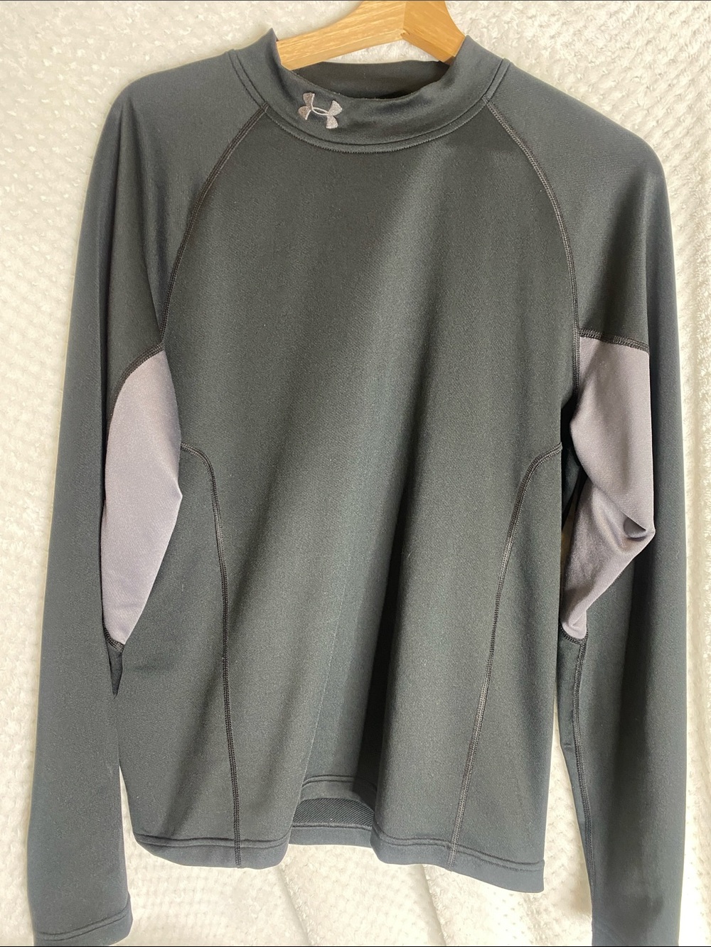 Vintage Under Armour Coldgear Black Long Sleeve Performance Top with Gray Panels